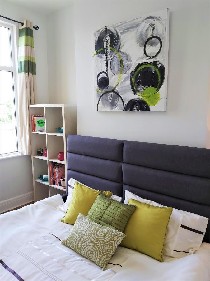 Beautifully Renovated 2 Bed Flat - Close To Beach Apartment Сътън он Сий Екстериор снимка